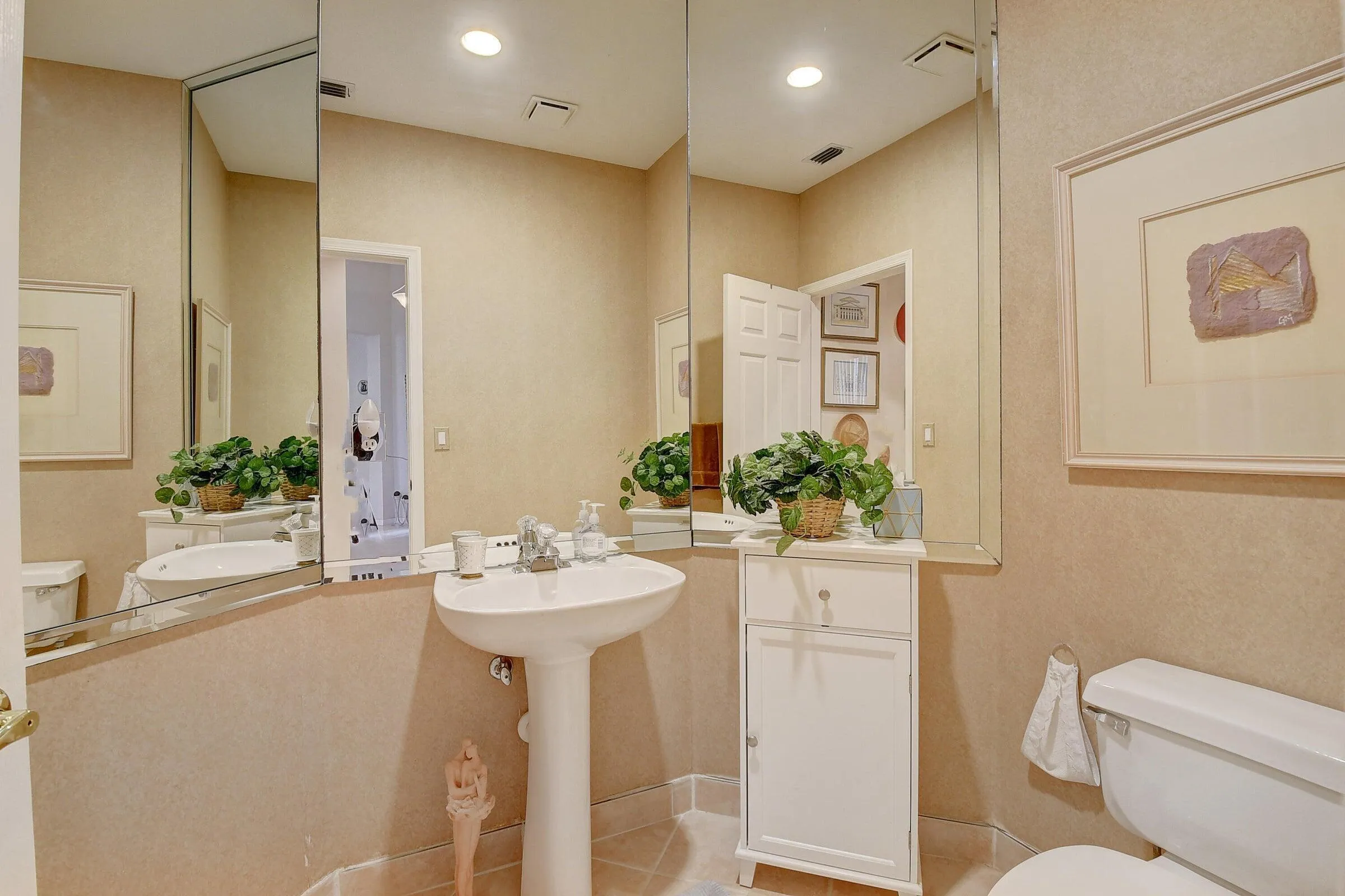 powder room