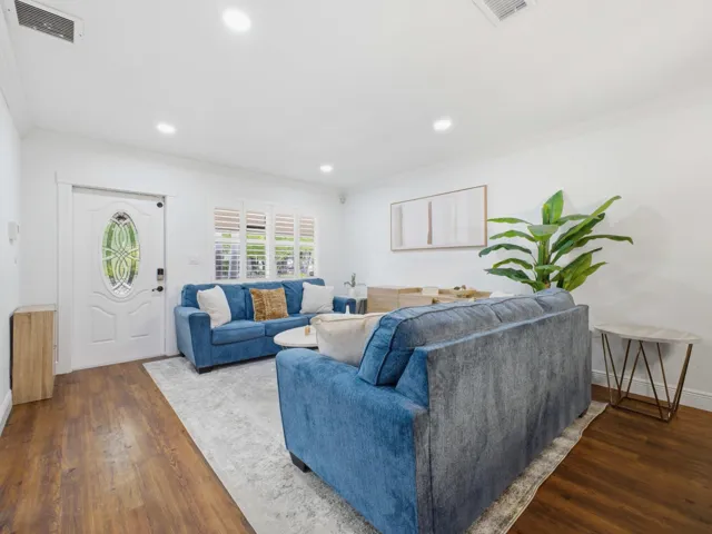 Living Unit Entry