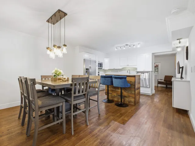 Dining to Kitchen