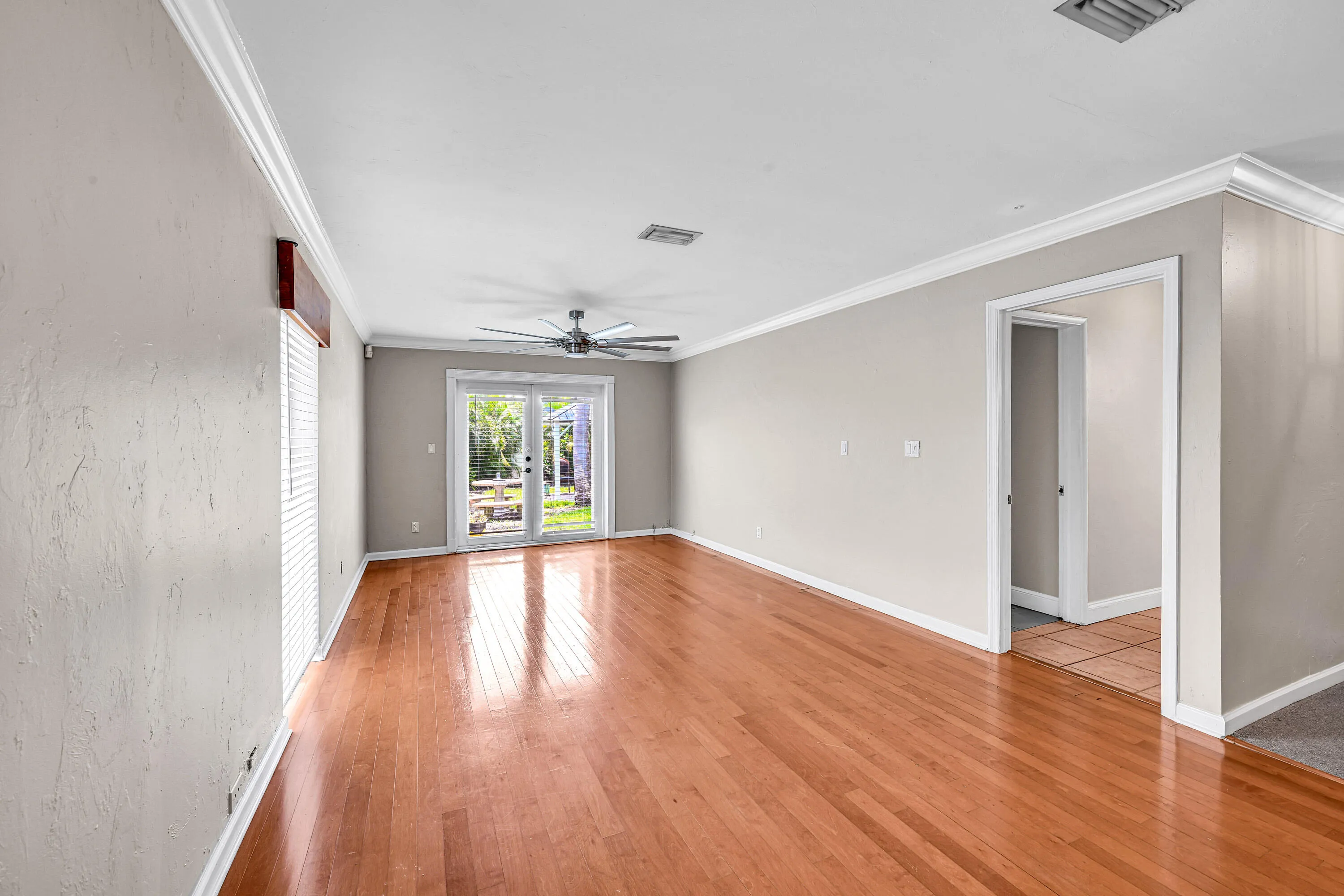 901 SE 12th Ave 00038