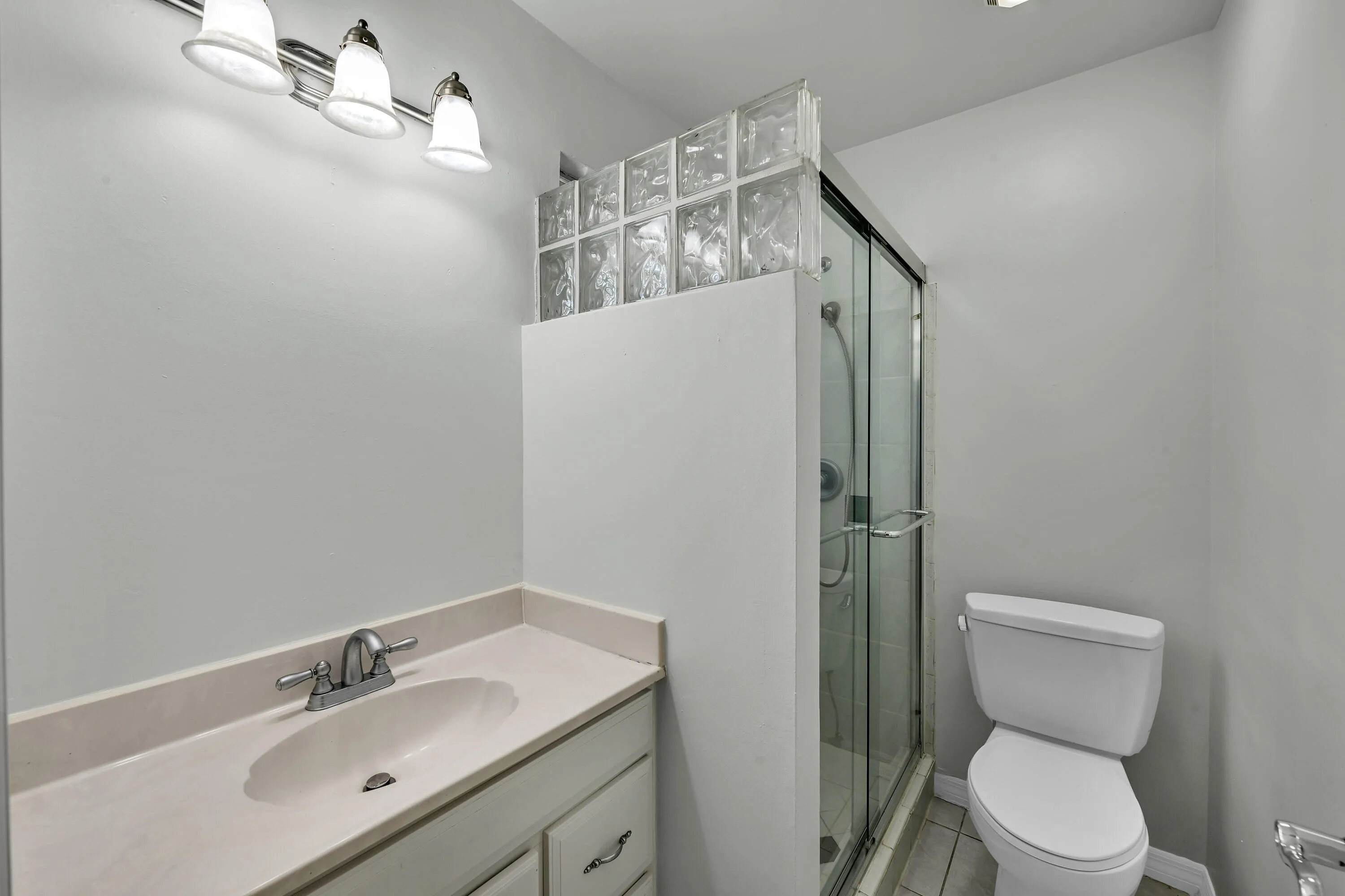 901 SE 12th Ave 00046