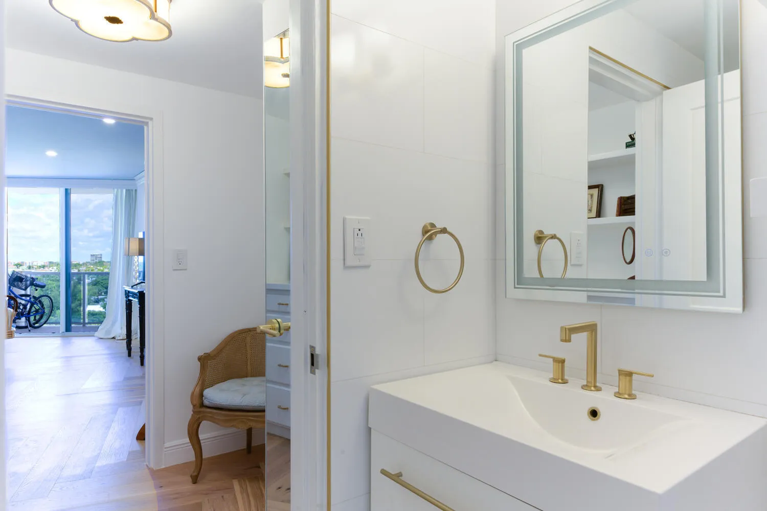 2800 N Flagler Dr Apt 913 West-large-011