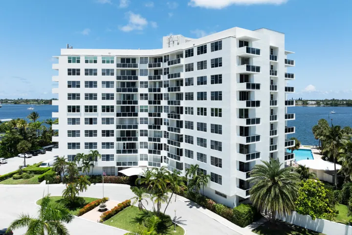 2800 N Flagler Dr Apt 709 West-large-012
