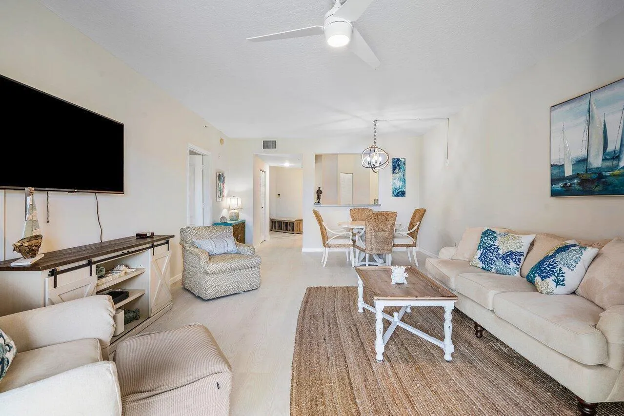 009-300UnoLagoDrive-JunoBeach-FL-33408-S