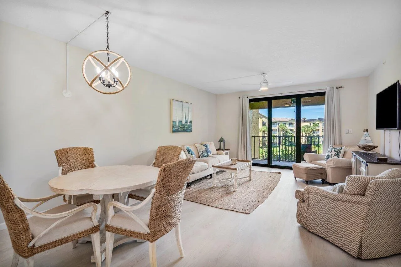007-300UnoLagoDrive-JunoBeach-FL-33408-S