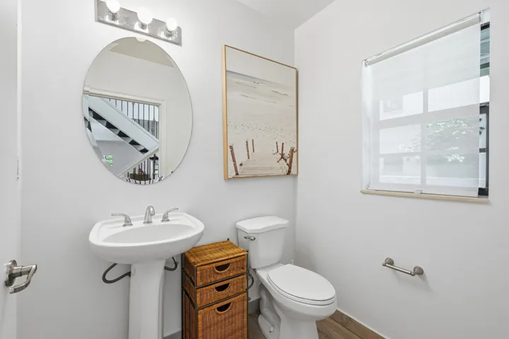 17_bathroom
