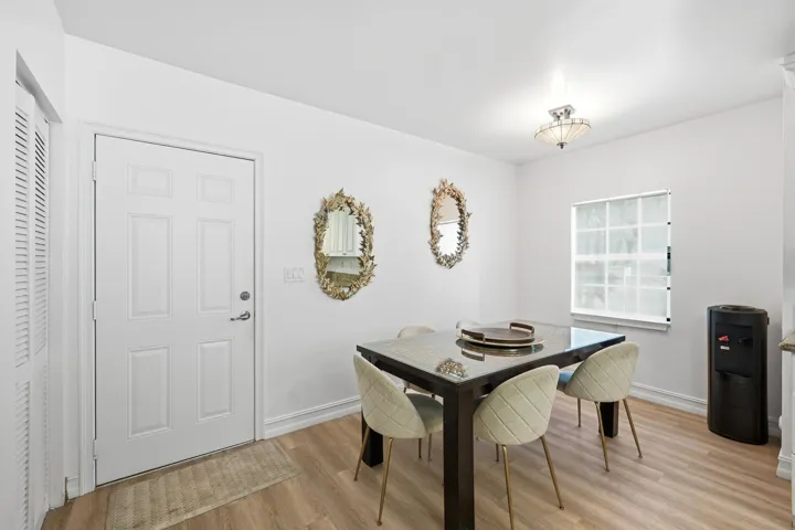 15_dining area