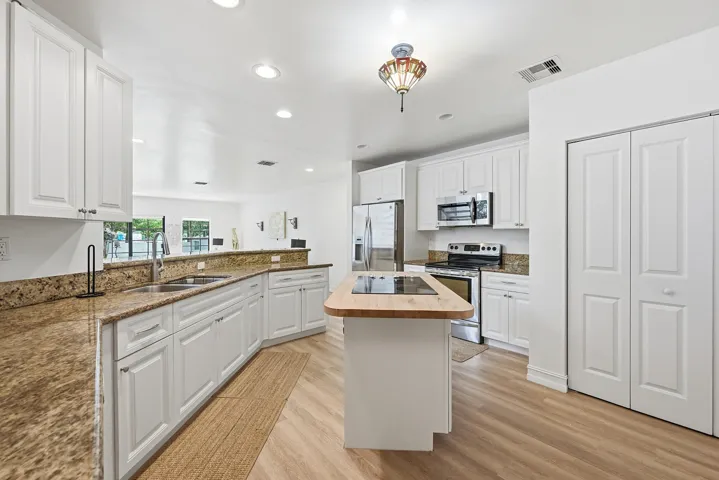 14_kitchen