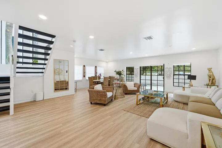07_living room
