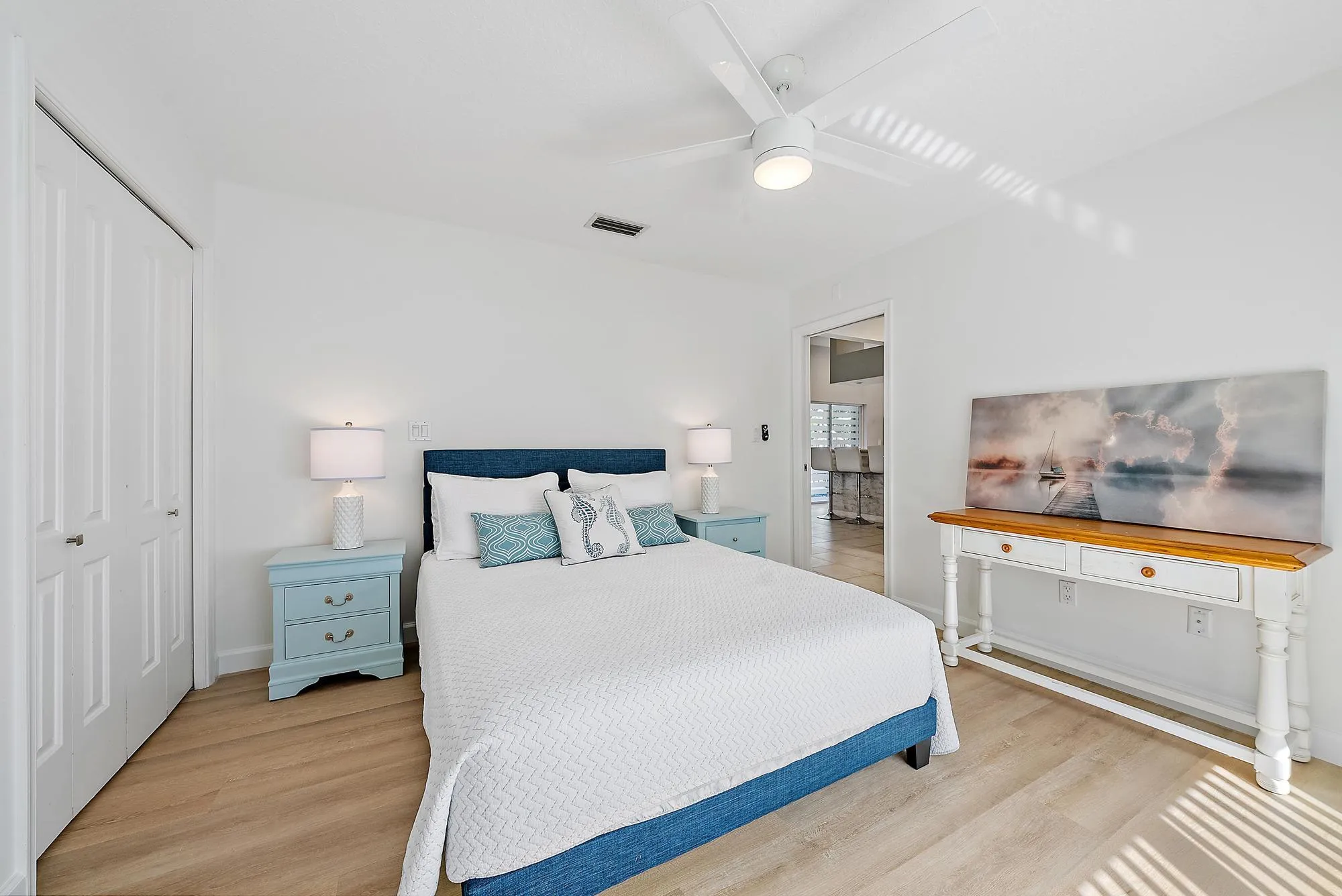 2nd bedroom