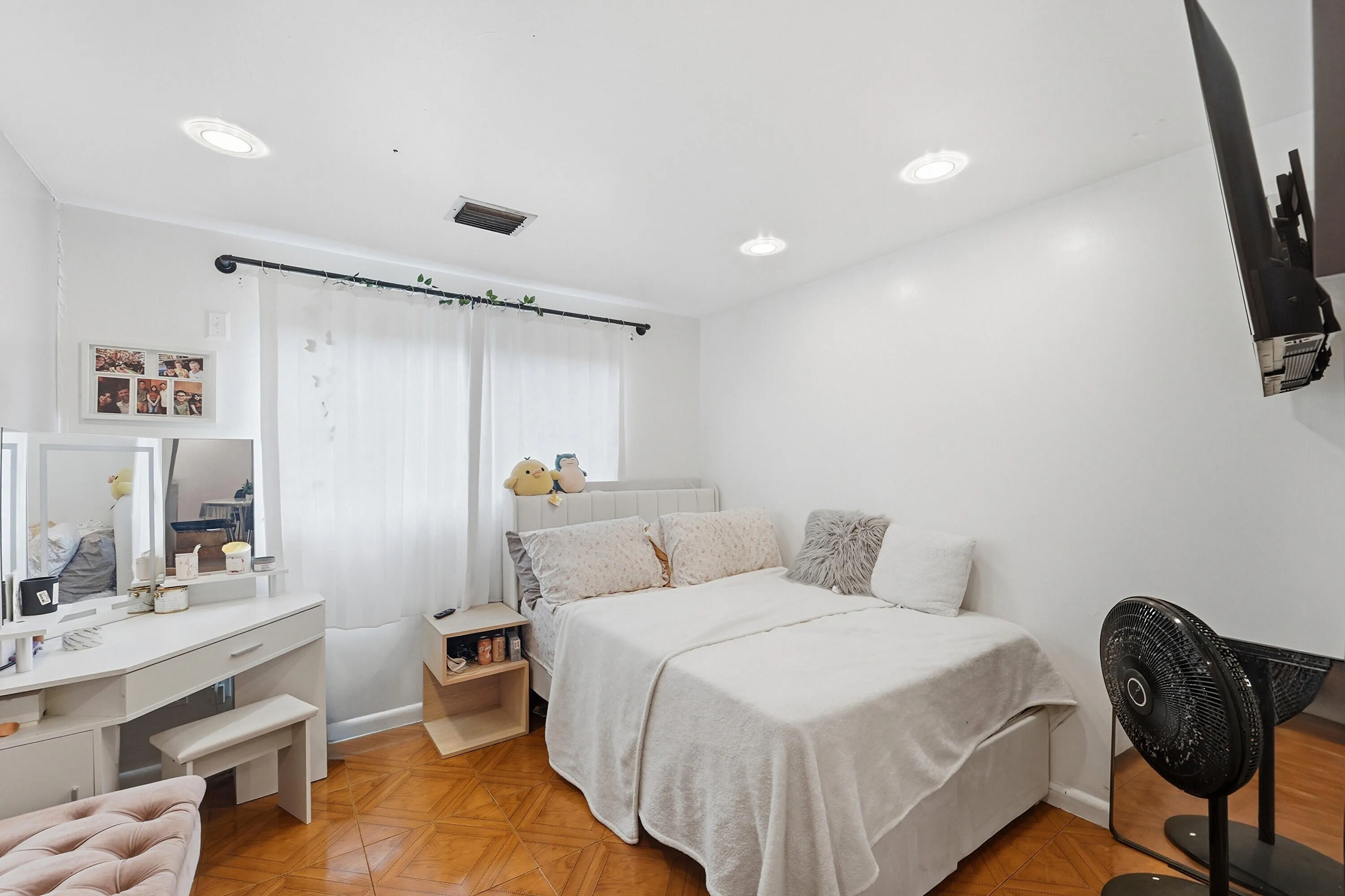 19_bedroom 2