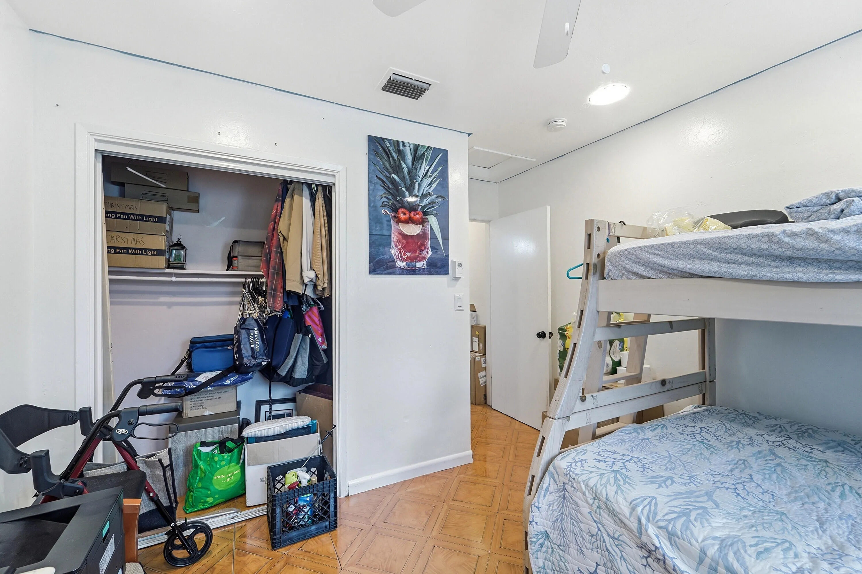 11_bedroom