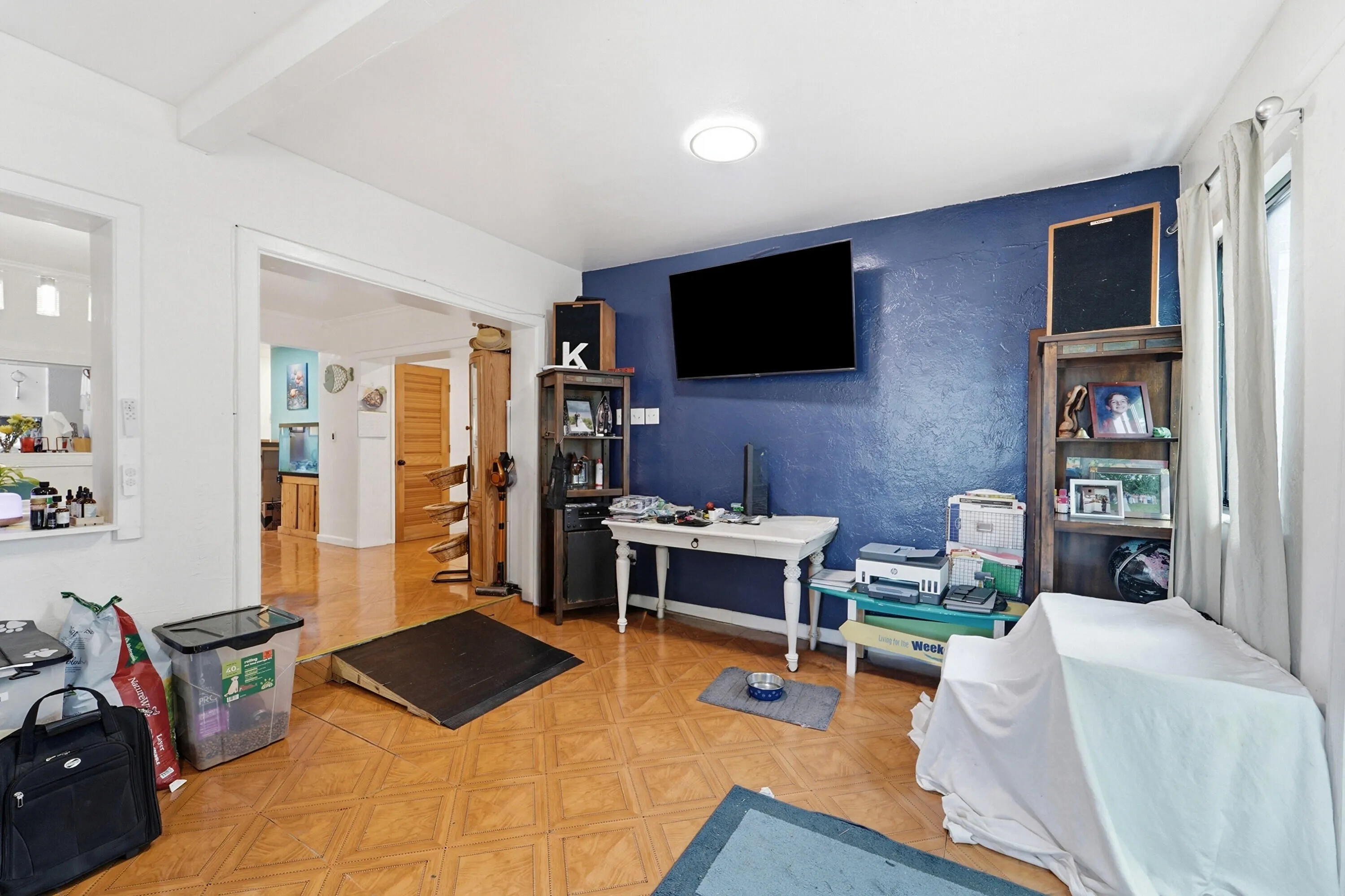 23_family room