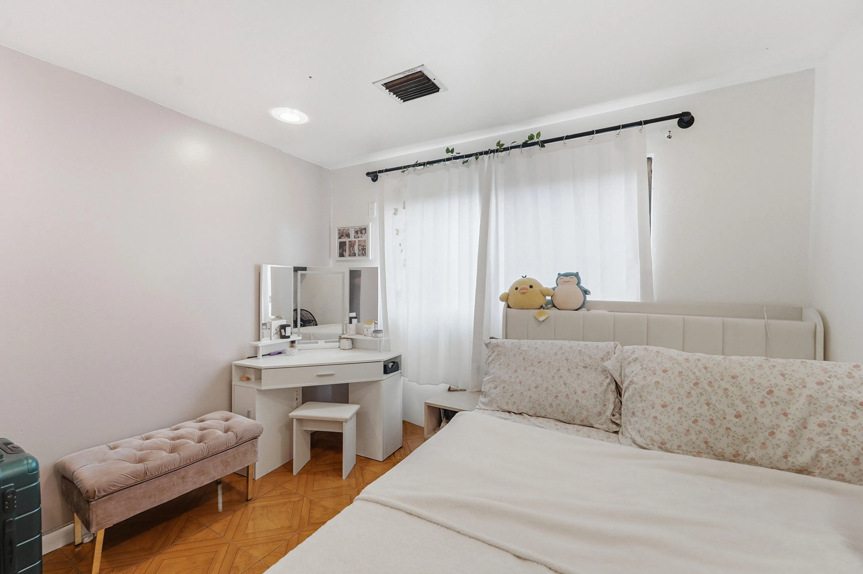 21_bedroom 2