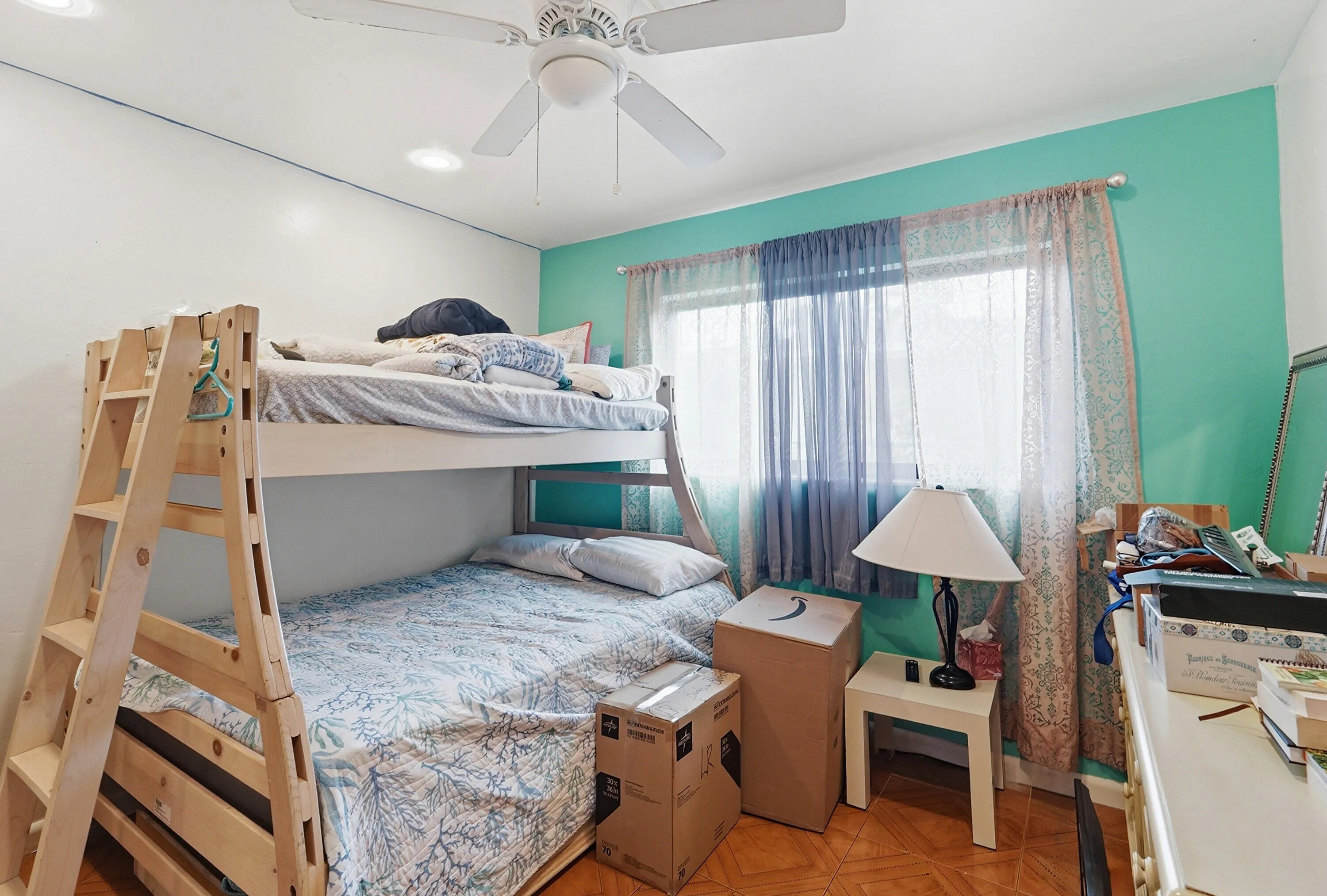 10_bedroom