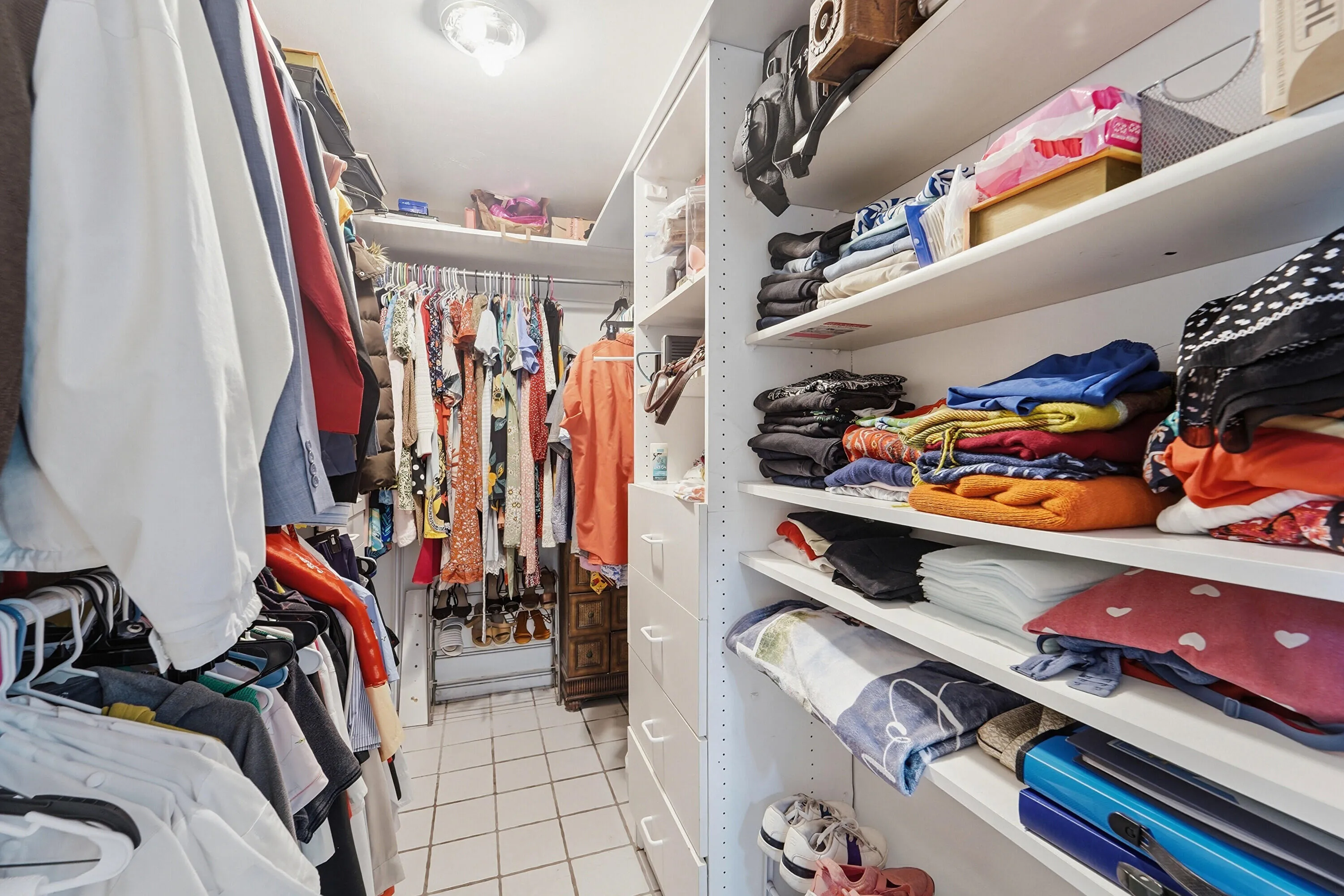 29_primary closet