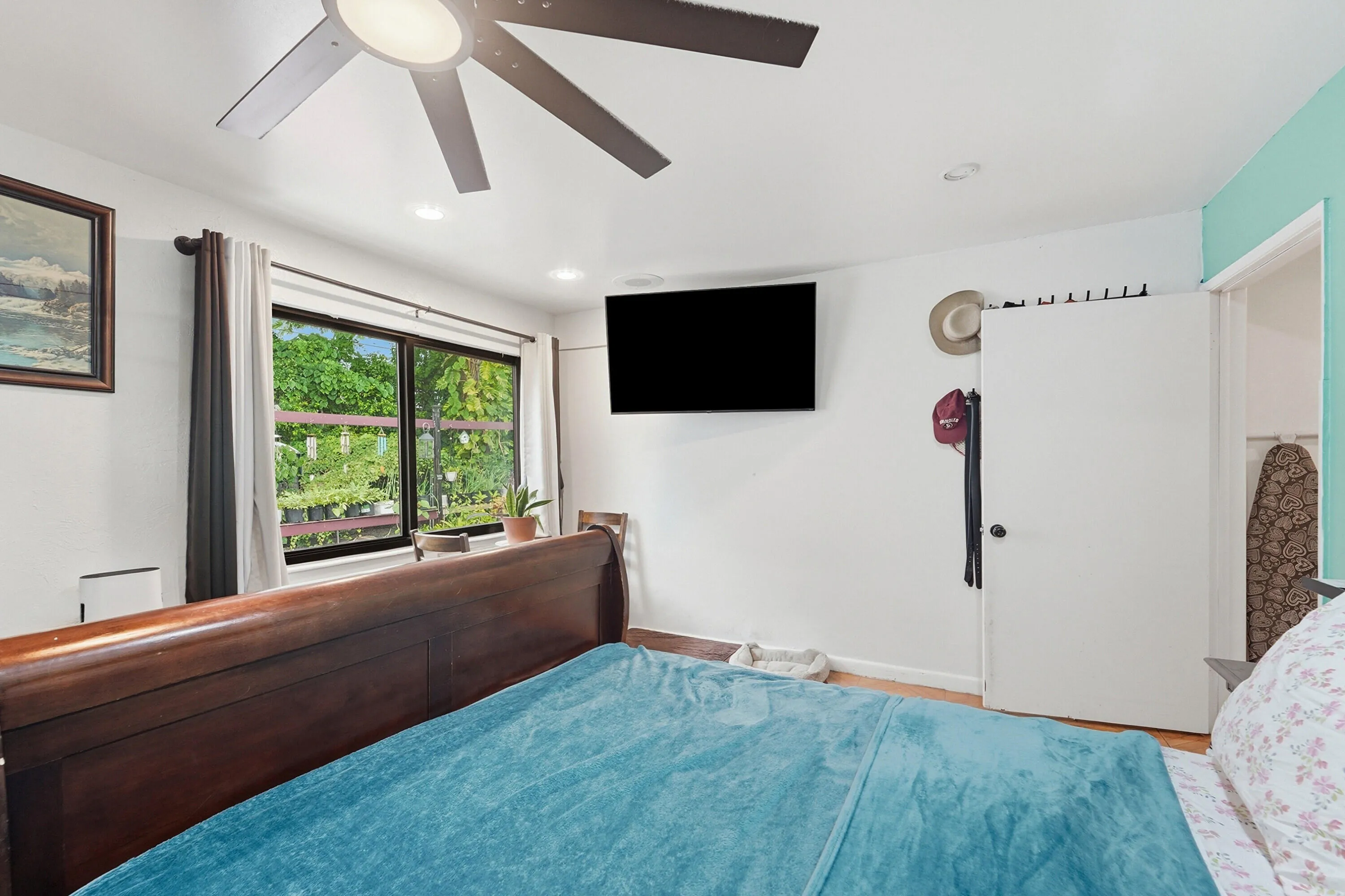 28_primary bedroom