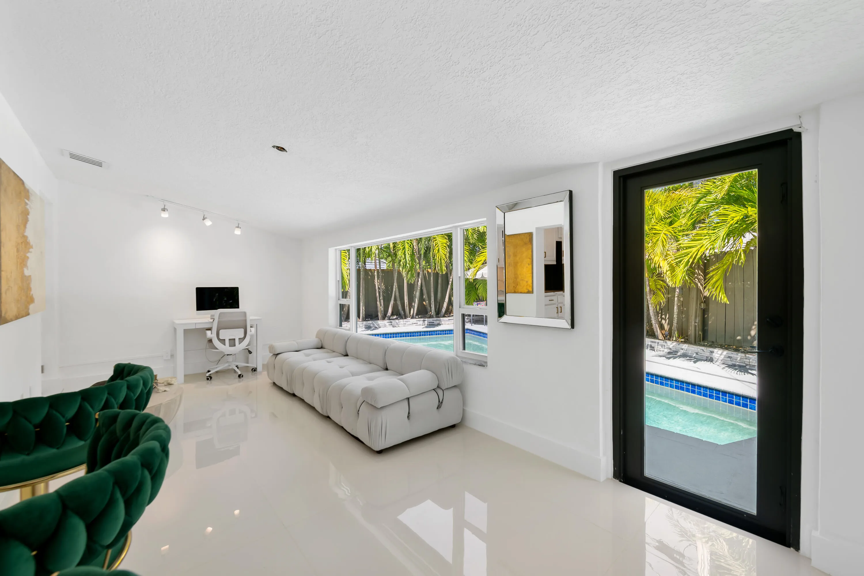 2nd family room