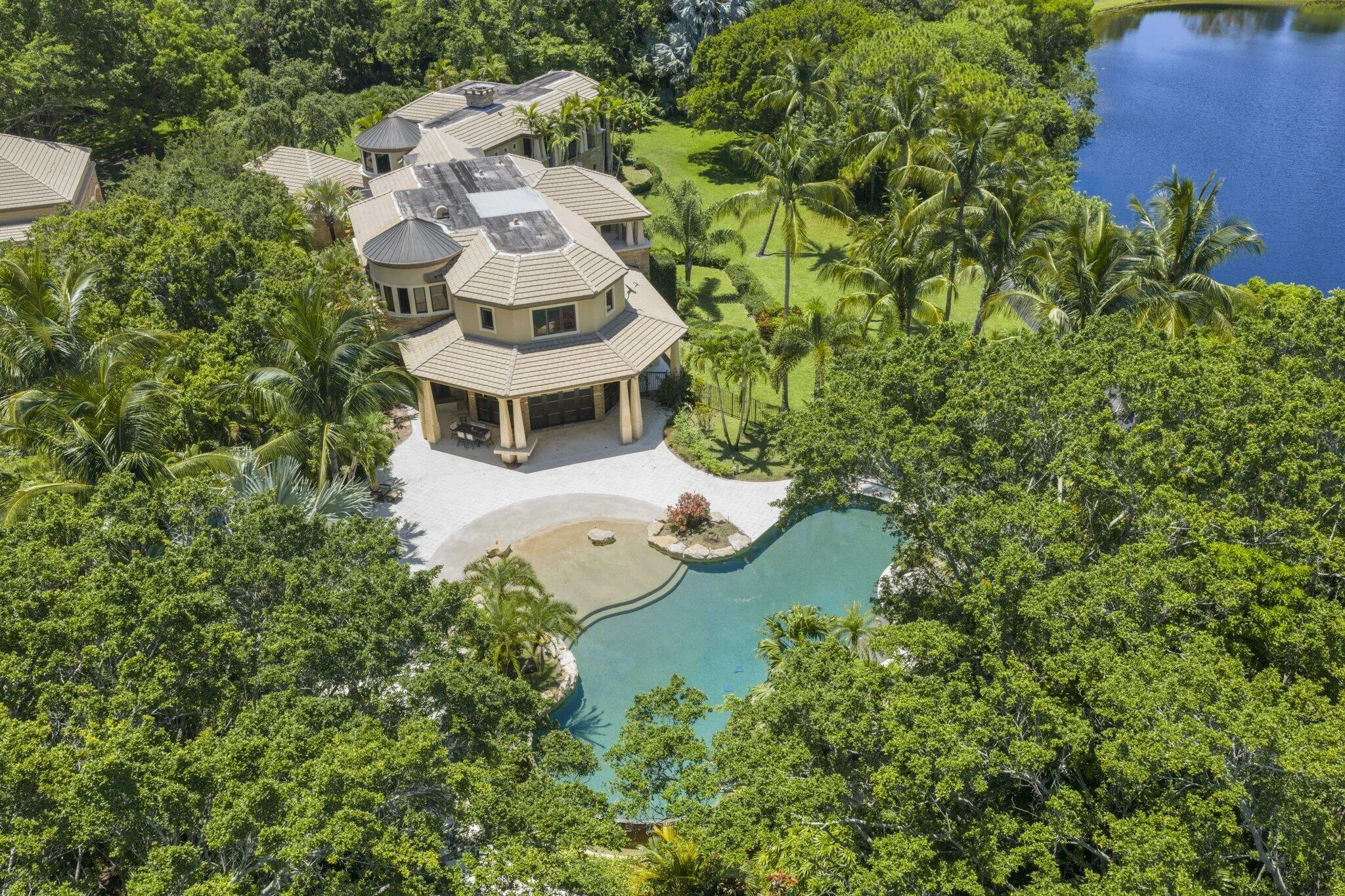6001 Le Lac Road - 19.jpg-SMALL