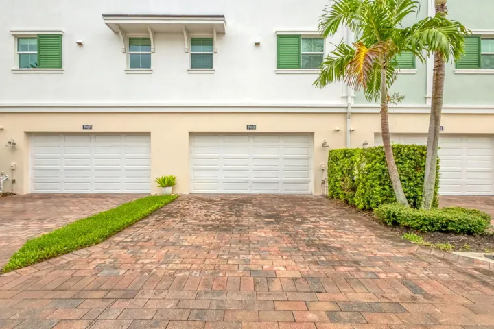 Private 2 Car Garage