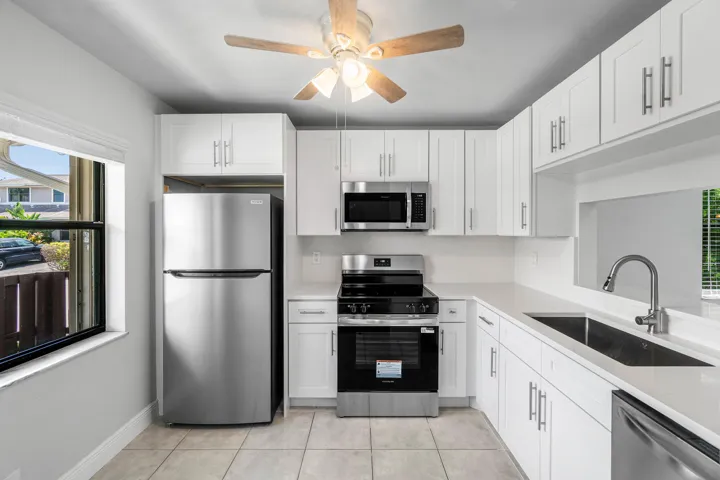 Fully updated kitchen
