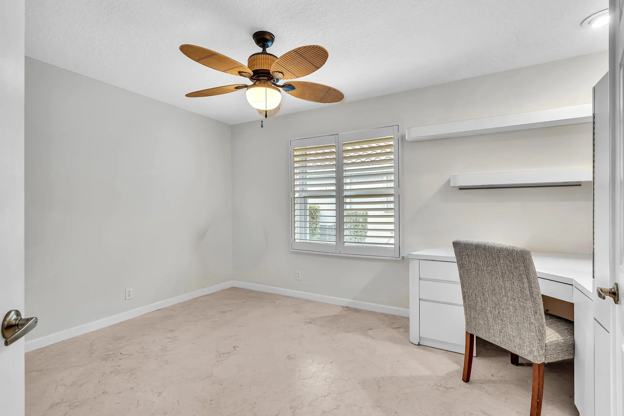 Den/3rd Bedroom