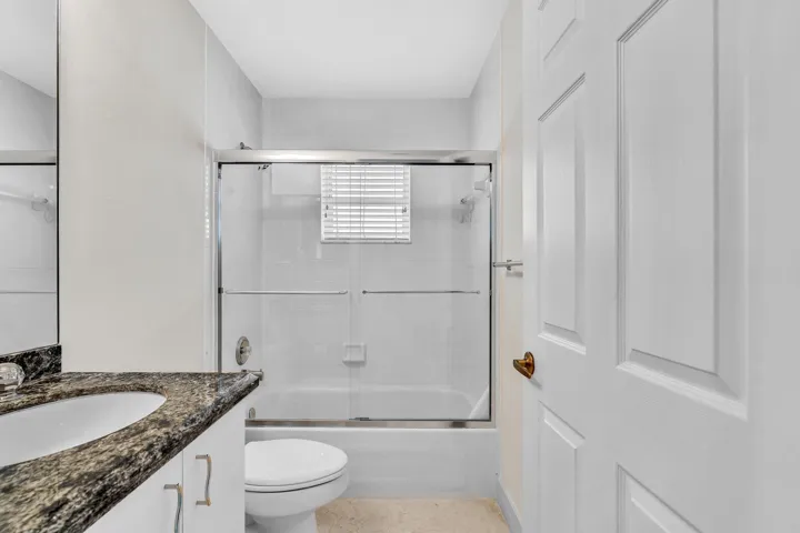 En Suite Guest Bath