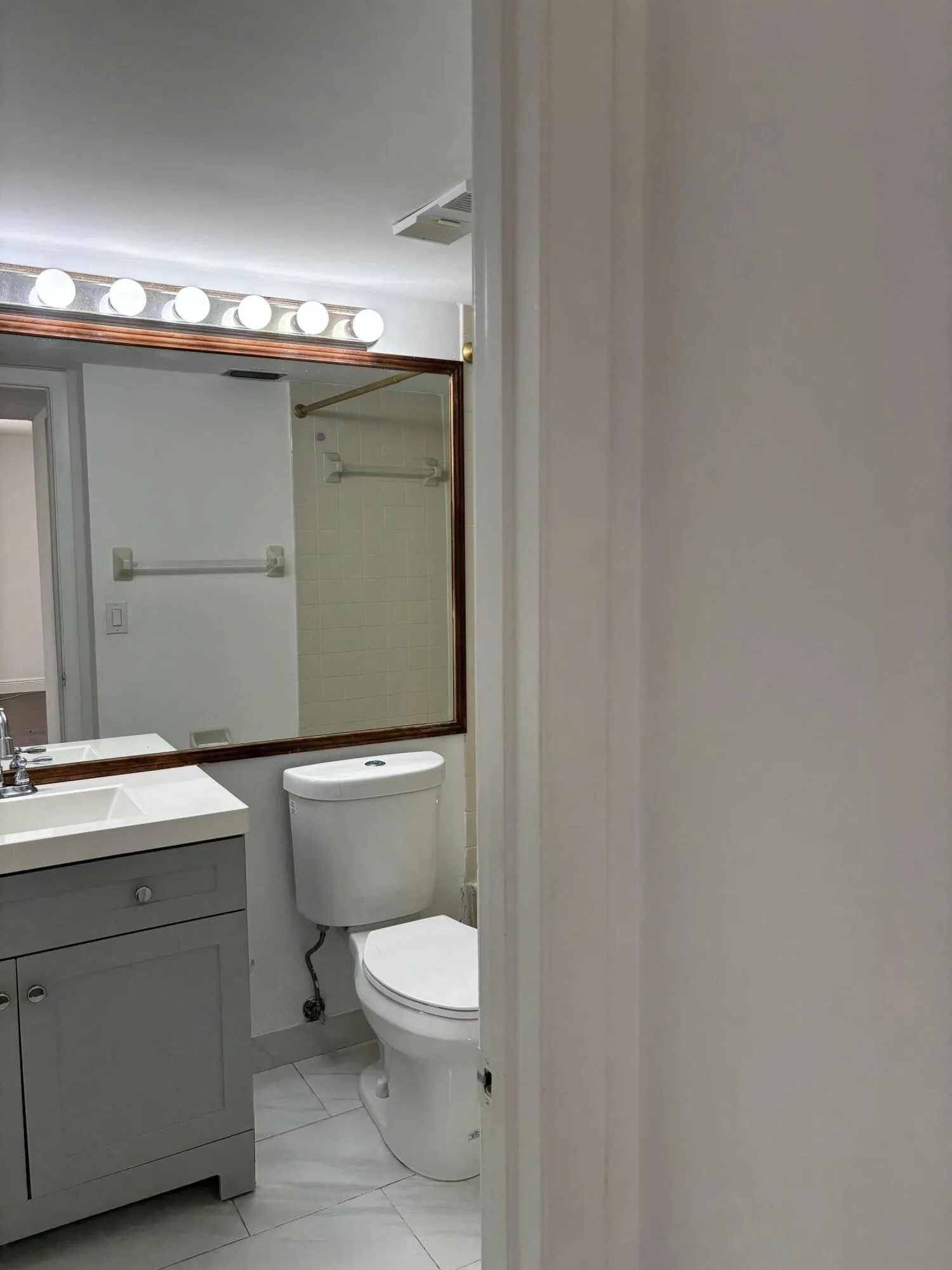 grand oasis bathe room 2