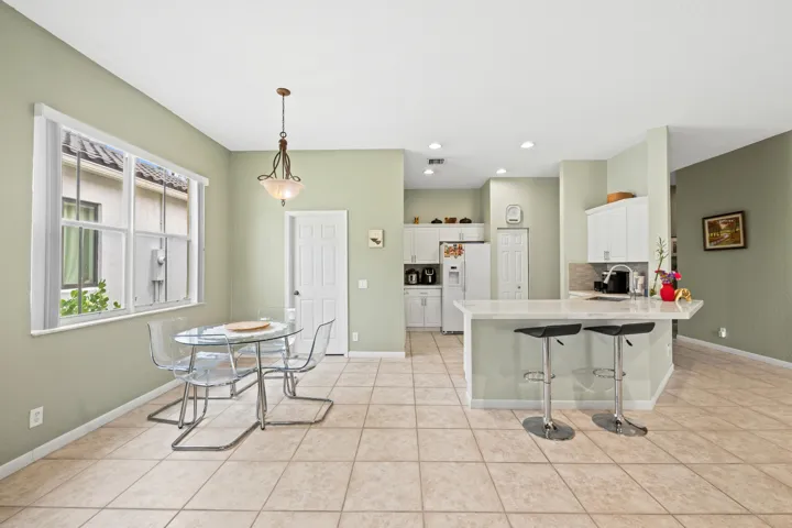 Breakfast area