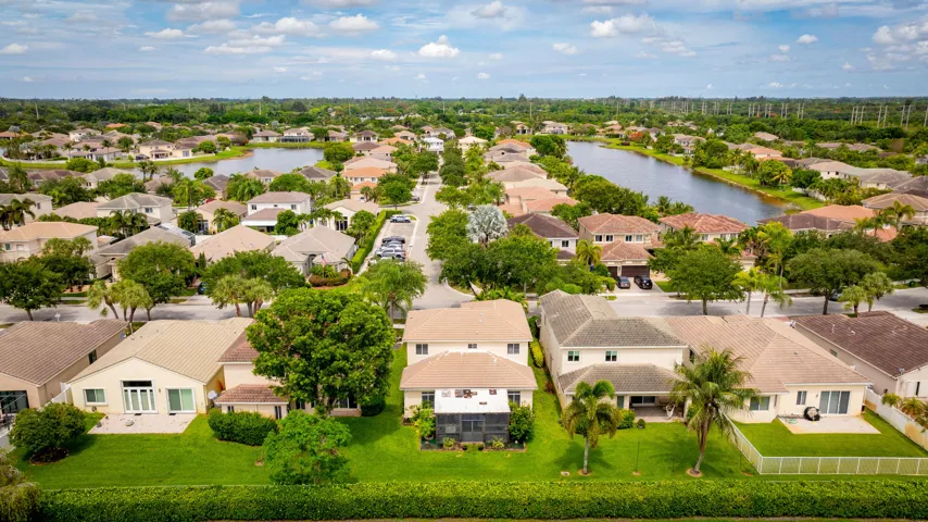 6401 SW 195th Ave -42