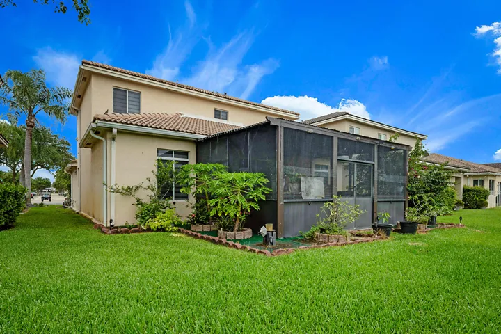 6401 SW 195th Ave -37