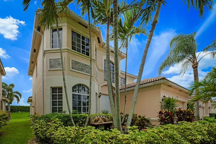 6401 SW 195th Ave -35