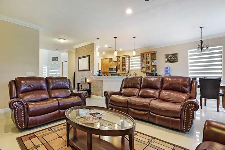 6401 SW 195th Ave -11