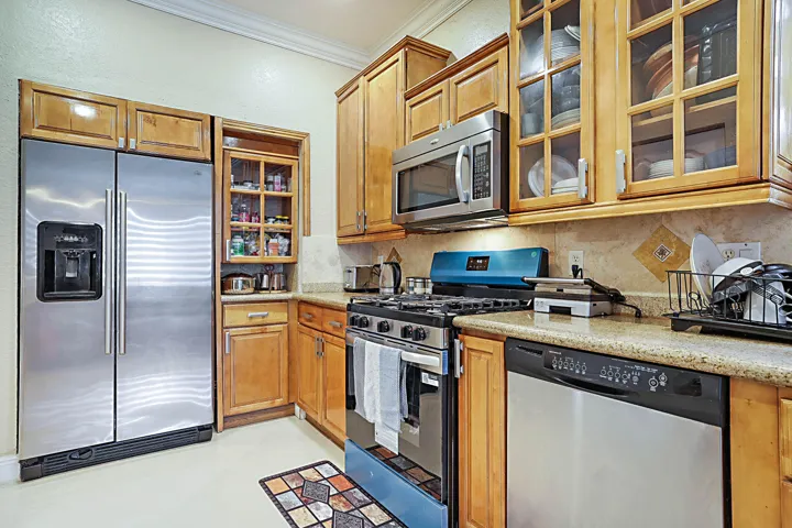 6401 SW 195th Ave -19