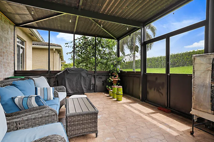 6401 SW 195th Ave -31