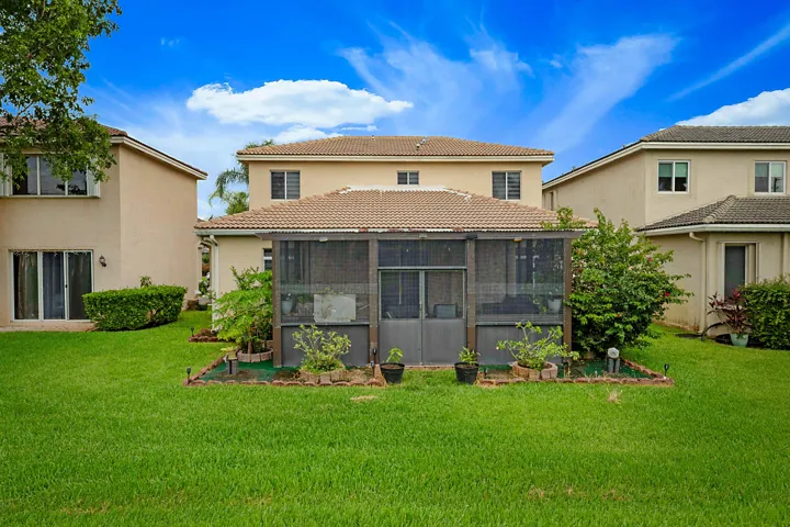 6401 SW 195th Ave -38