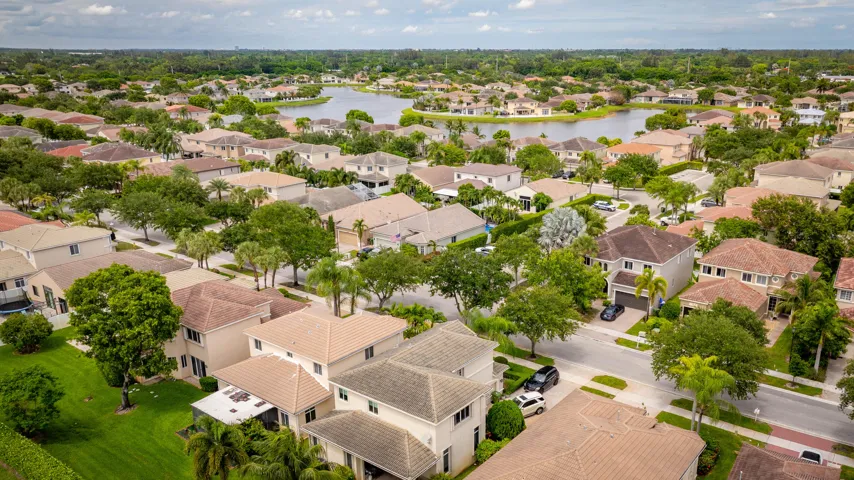 6401 SW 195th Ave -43