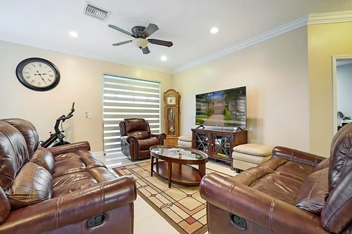 6401 SW 195th Ave -9