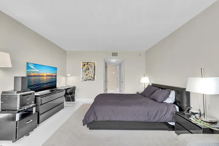 Guest Suite has 2 Walk in Closets too!