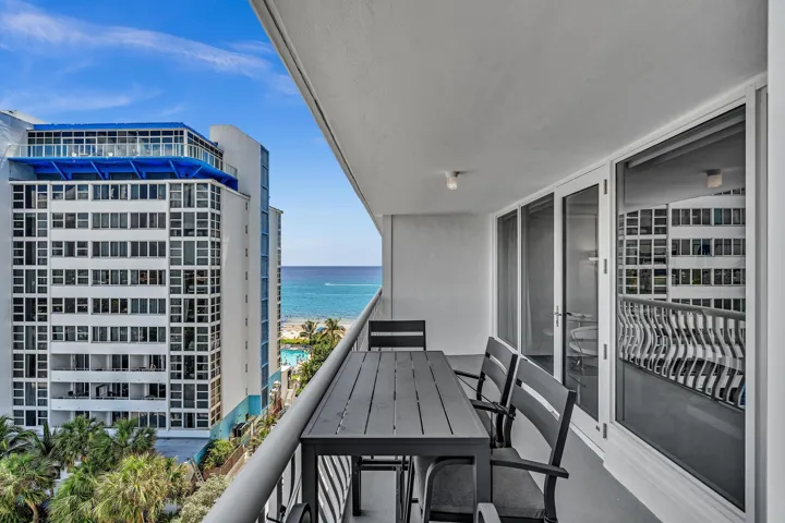 Hightop Balcony Furniture