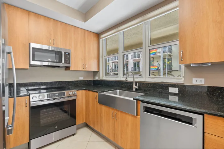 11-web-or-mls-2617 NE 14th Ave 109, Wilt