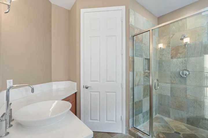 24-web-or-mls-2617 NE 14th Ave 109, Wilt