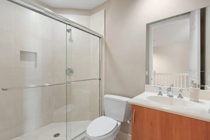 31-web-or-mls-2617 NE 14th Ave 109, Wilt