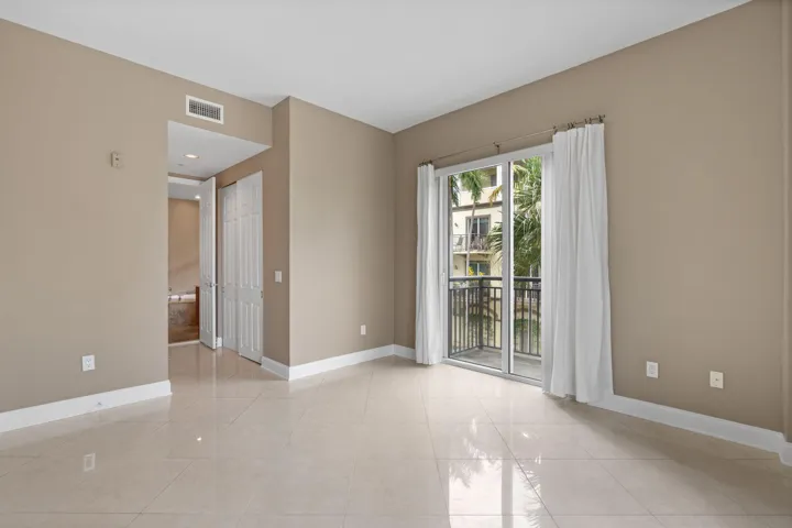 19-web-or-mls-2617 NE 14th Ave 109, Wilt