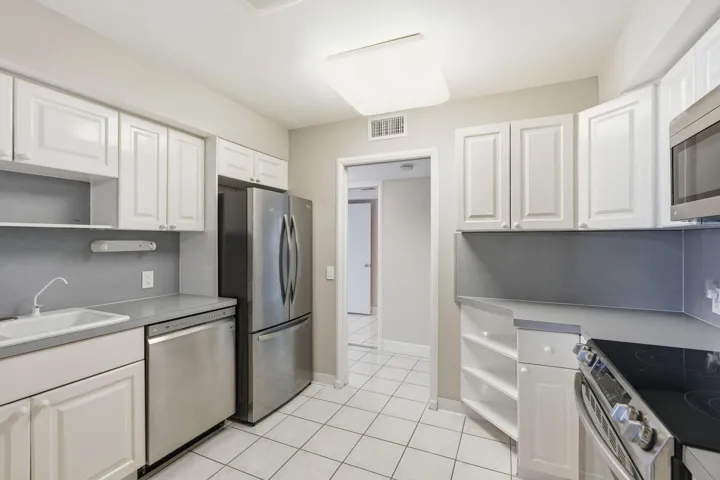 Plenty of counter space,