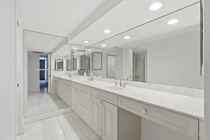 Gorgeous master bathroom.