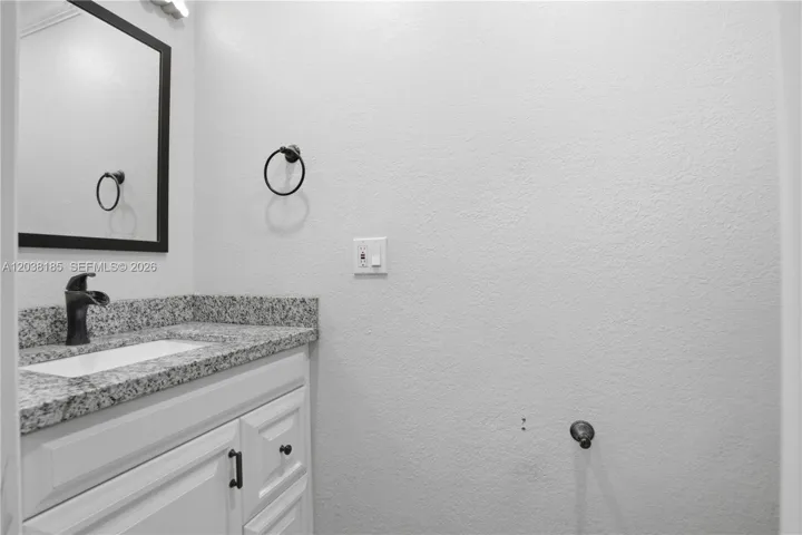1/2 bathroom