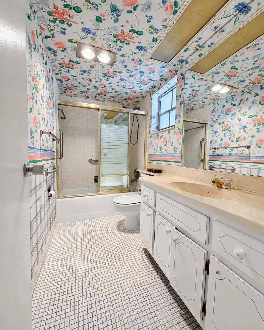 MASTER BATH 1