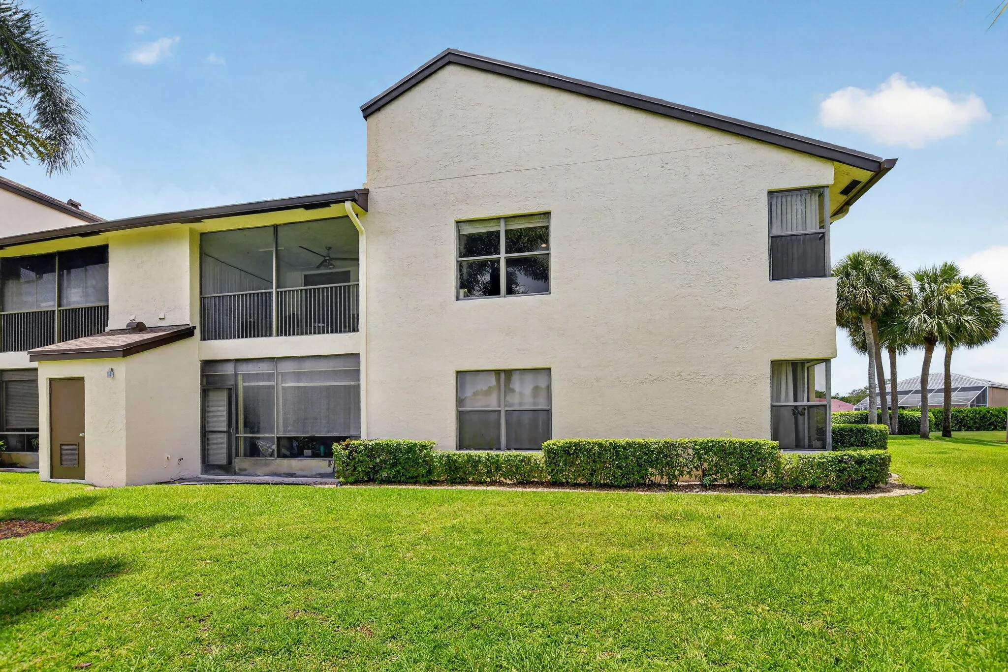 End 2nd Floor Unit