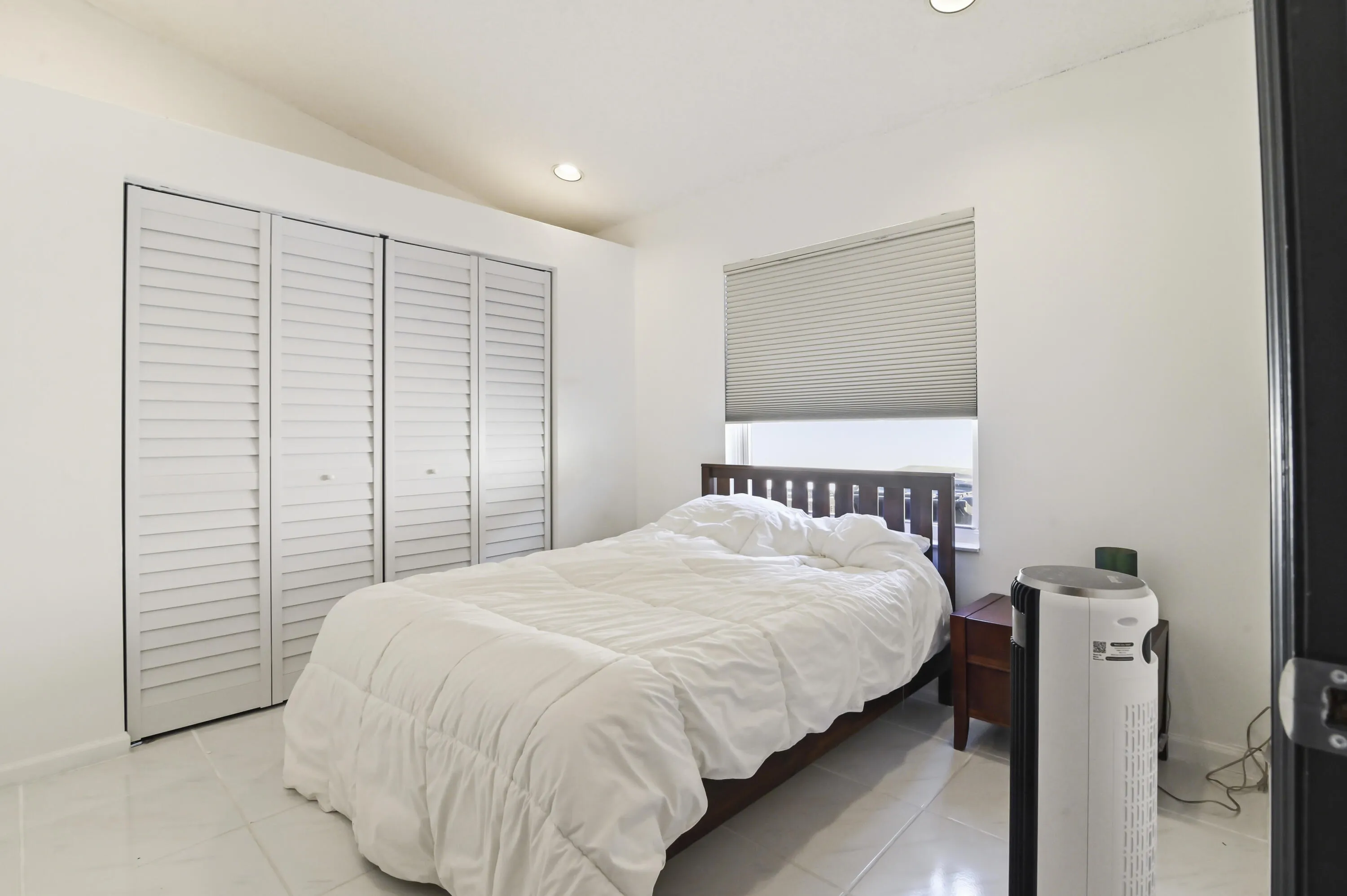 04 Bedroom 01